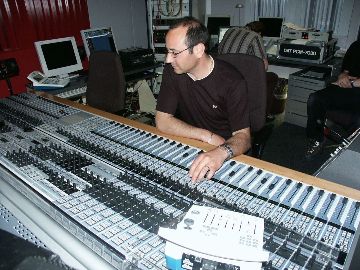 2003 Regie 01 02
